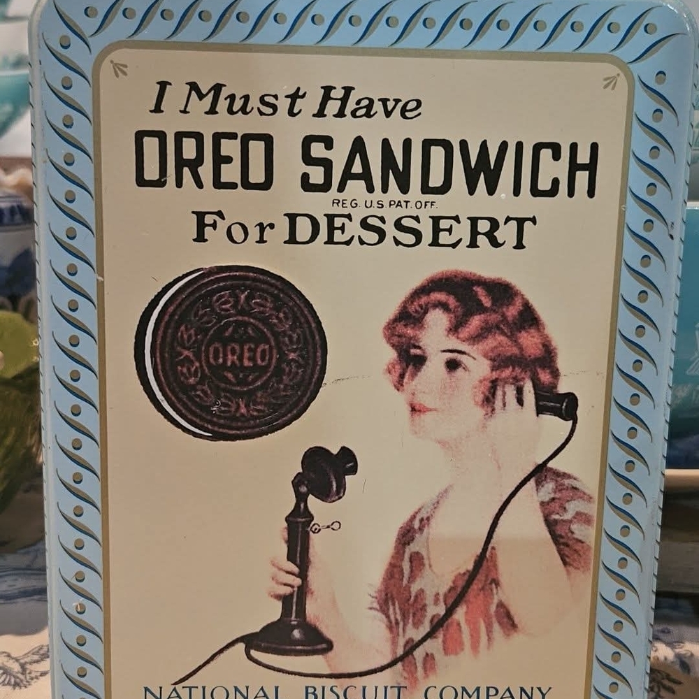 Oreo Sandwich Vintage-Style Decorative Tin - Blue Cream